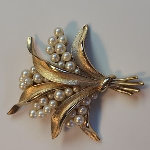 Trifari Brooch